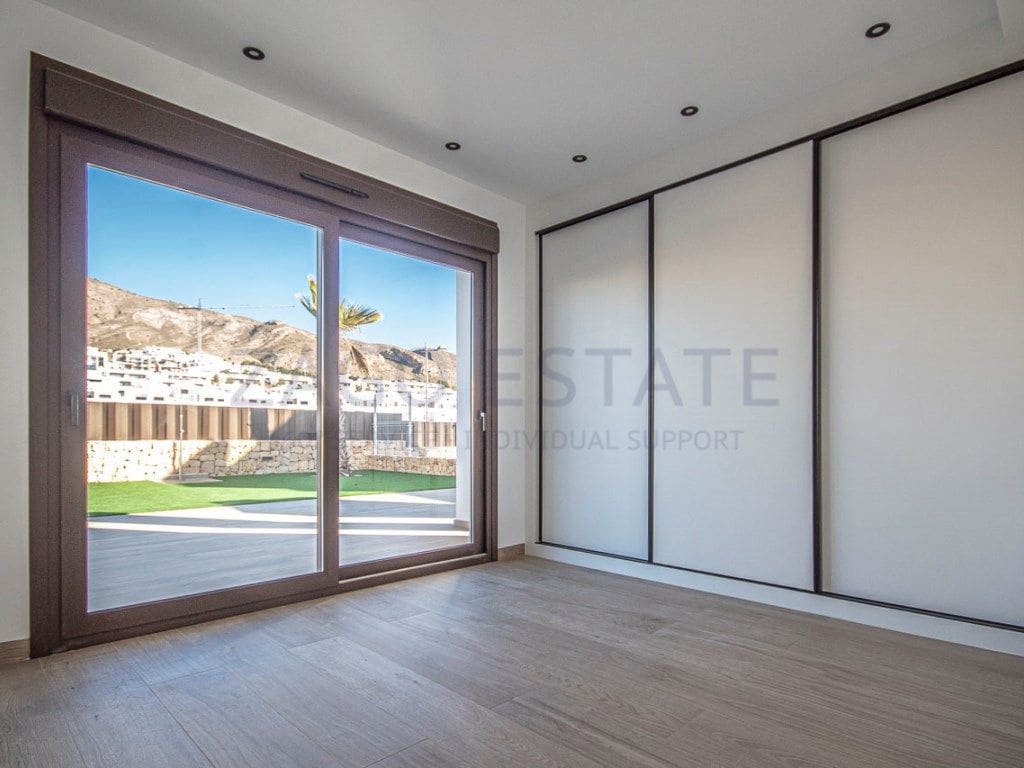 3 bedroom Villa for sale in Finestrat with garage - € 785,000 (Ref: 9468738)