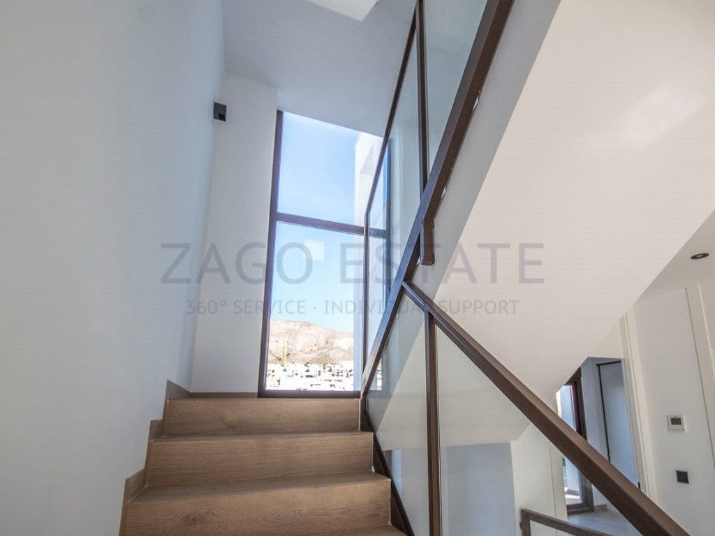 3 bedroom Villa for sale in Finestrat with garage - € 785,000 (Ref: 9468738)