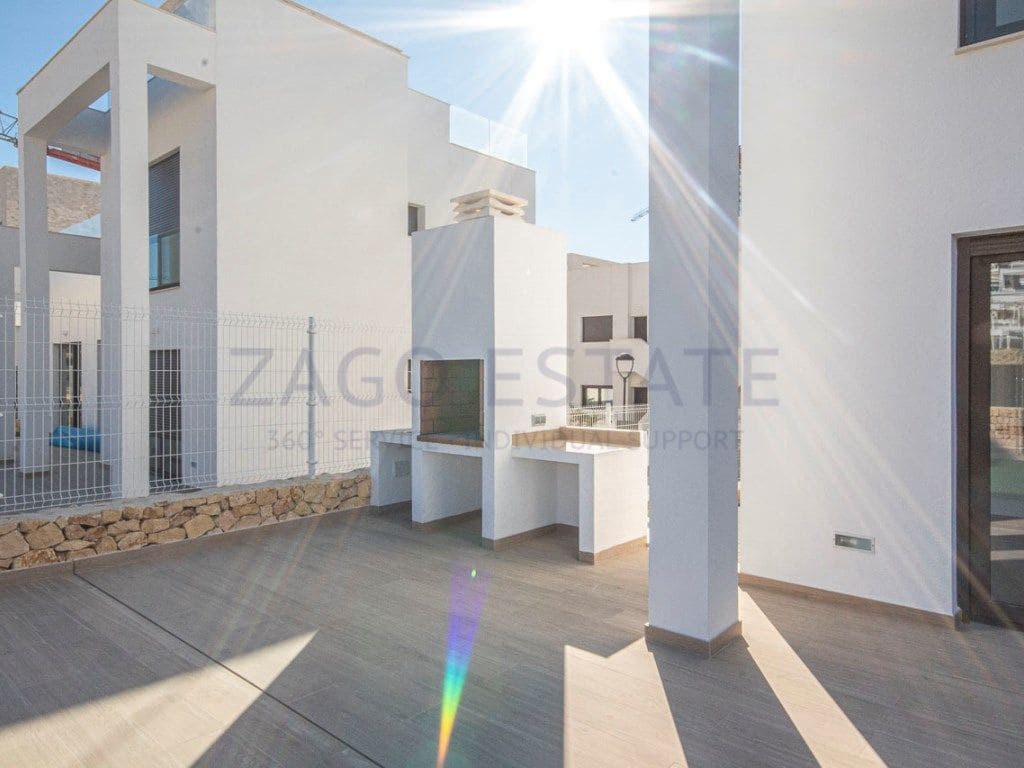 3 bedroom Villa for sale in Finestrat with garage - € 785,000 (Ref: 9468738)