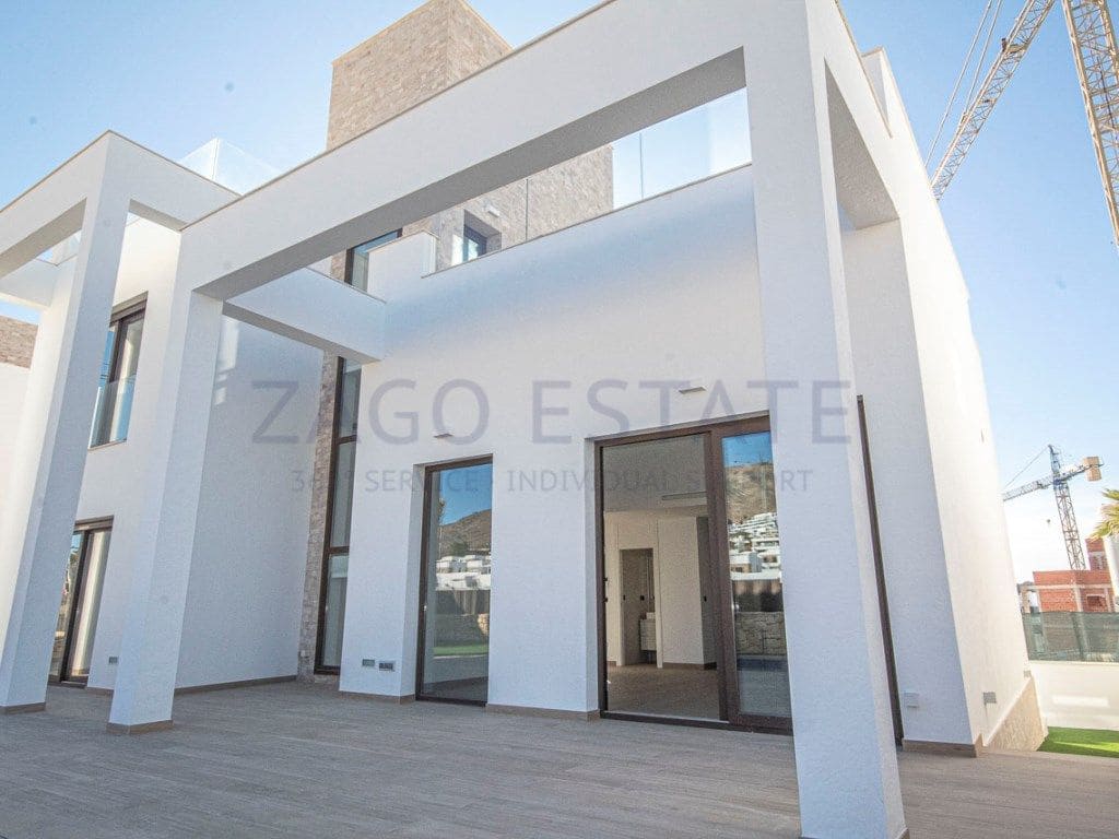 3 bedroom Villa for sale in Finestrat with garage - € 785,000 (Ref: 9468738)