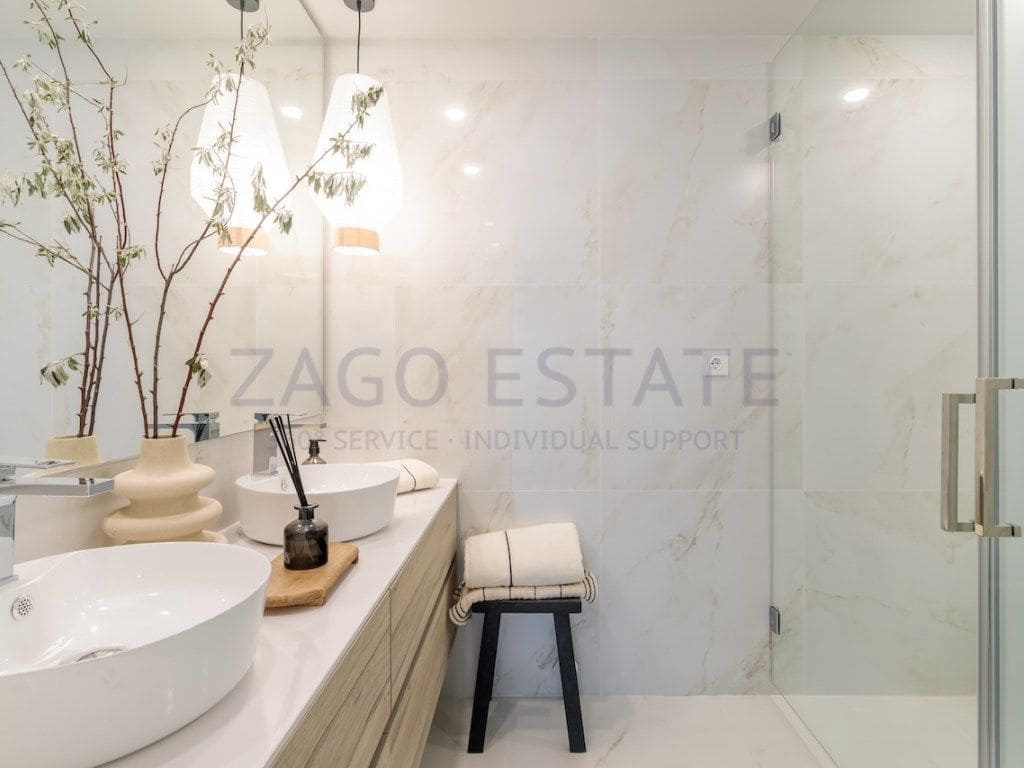 2 bedroom Flat for sale in Benidorm with garage - € 655,000 (Ref: 9468745)