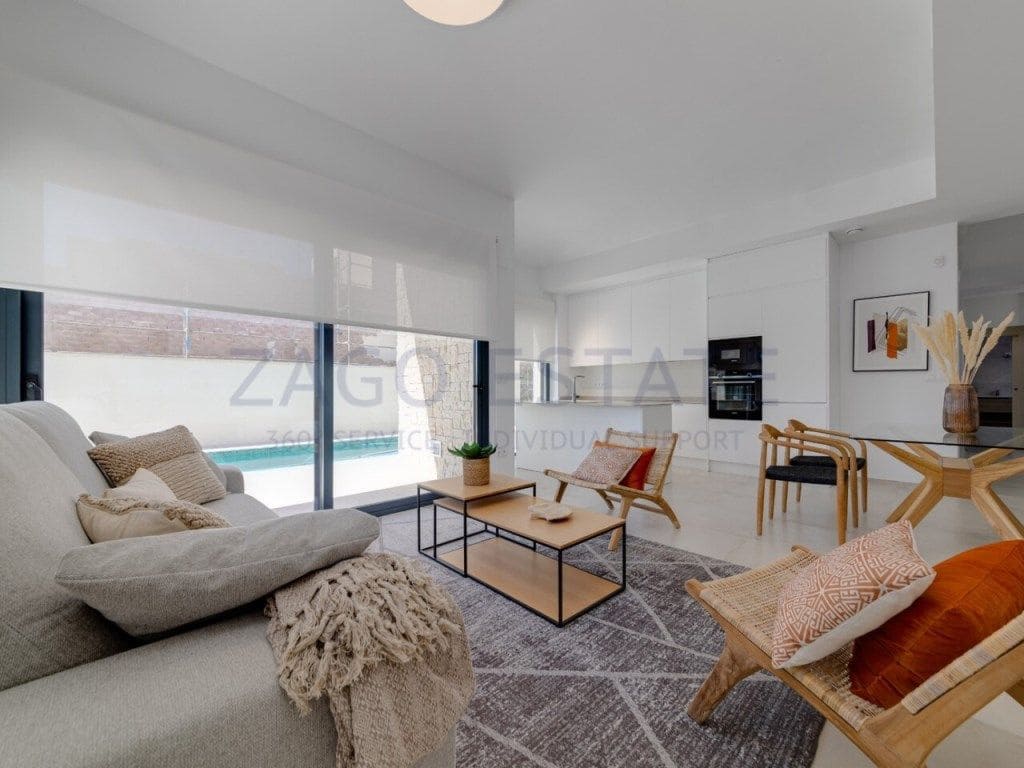 Chalet de 3 habitaciones en Finestrat en venta con piscina garaje - 595.000 € (Ref: 9468750)