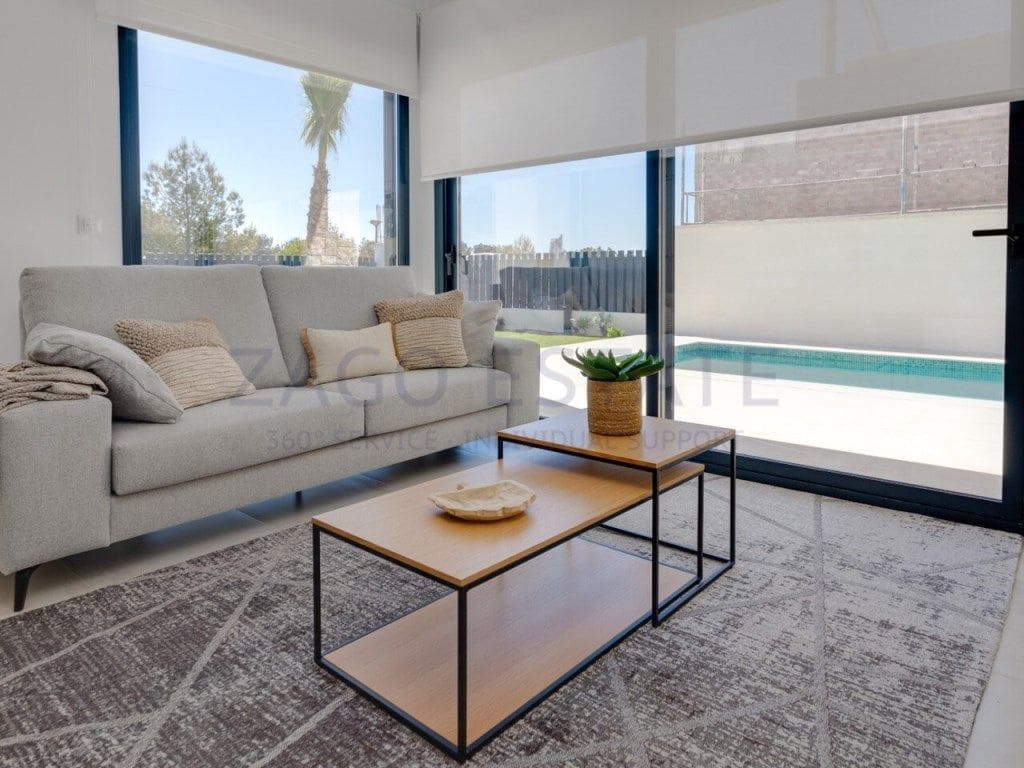 Chalet de 3 habitaciones en Finestrat en venta con piscina garaje - 595.000 € (Ref: 9468750)