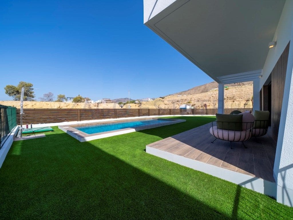 4 bedroom Villa for sale in Finestrat with pool garage - € 719,000 (Ref: 9468751)