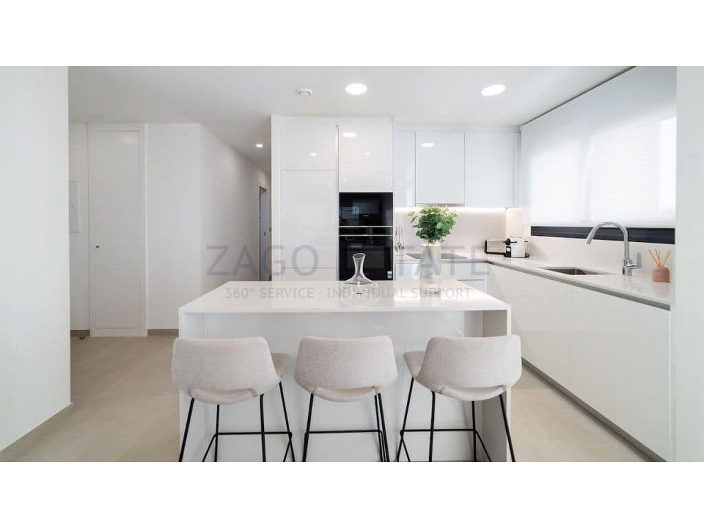 3 bedroom Flat for sale in Benidorm with pool garage - € 725,000 (Ref: 9468755)