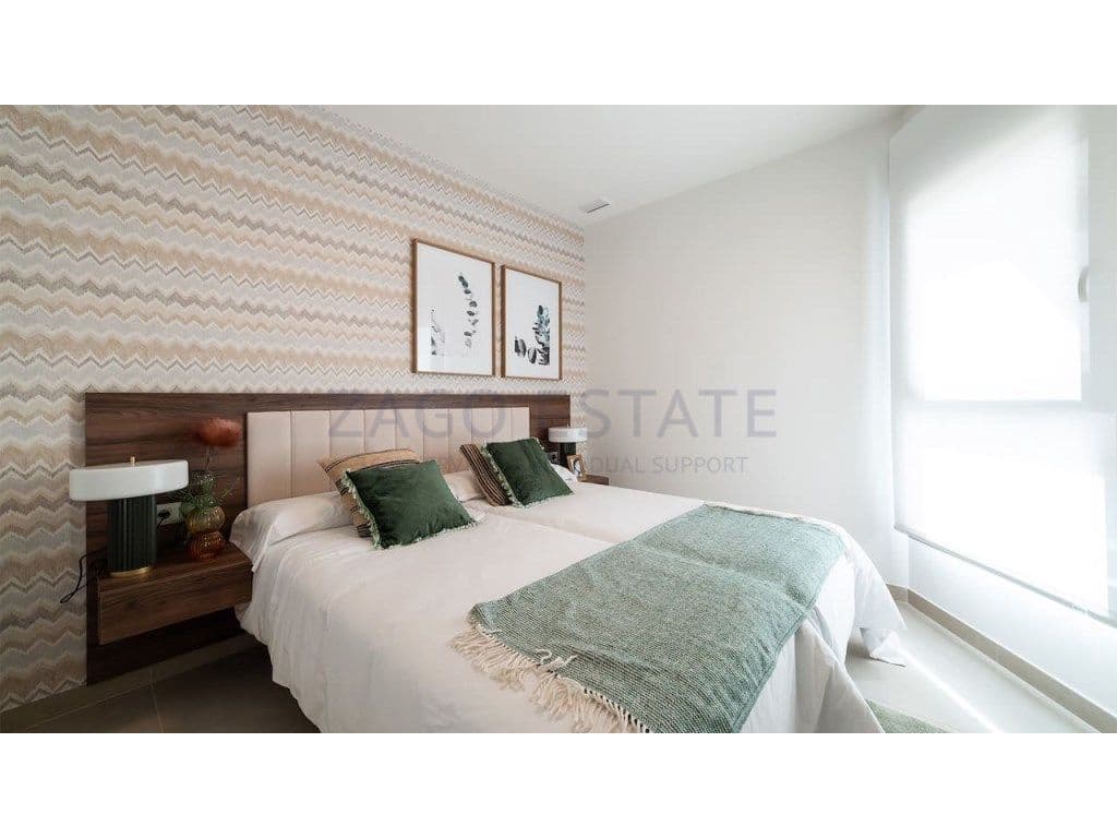 2 bedroom Flat for sale in Benidorm with garage - € 640,000 (Ref: 9468756)