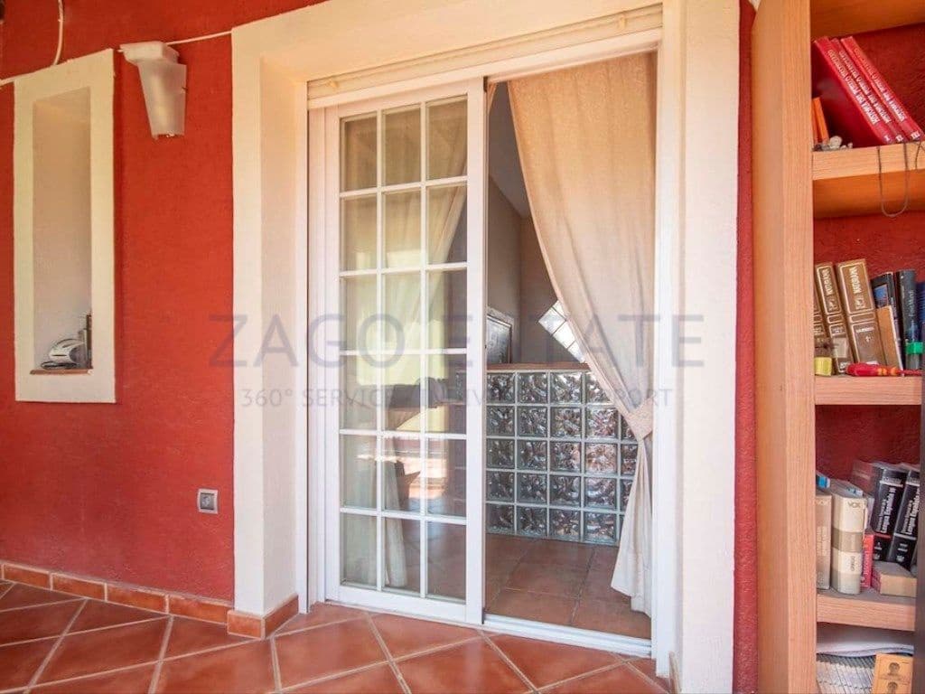 4 bedroom Villa for sale in La Nucia with garage - € 490,000 (Ref: 9468757)