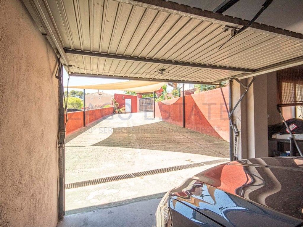 4 bedroom Villa for sale in La Nucia with garage - € 490,000 (Ref: 9468757)