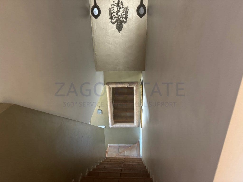 6 bedroom Villa for sale in Alfaz del Pi / L'Alfas del Pi with garage - € 590,000 (Ref: 9468760)