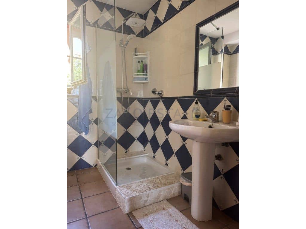 6 bedroom Villa for sale in Alfaz del Pi / L'Alfas del Pi with garage - € 590,000 (Ref: 9468760)