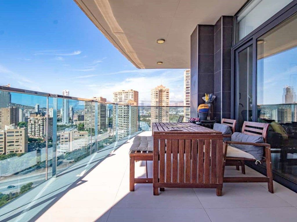 3 sypialnia Mieszkanie do wynajęcia w Benidorm z garażem - 2 900 € (Ref: 9525265)