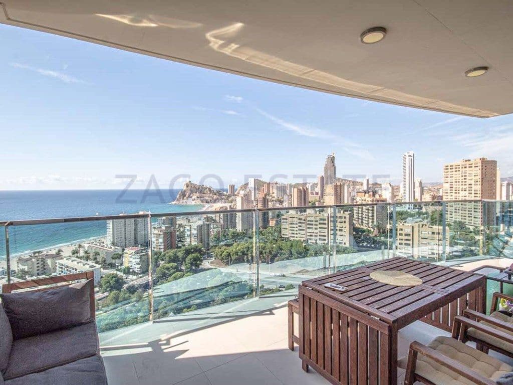 3 sypialnia Mieszkanie do wynajęcia w Benidorm z garażem - 2 900 € (Ref: 9525265)