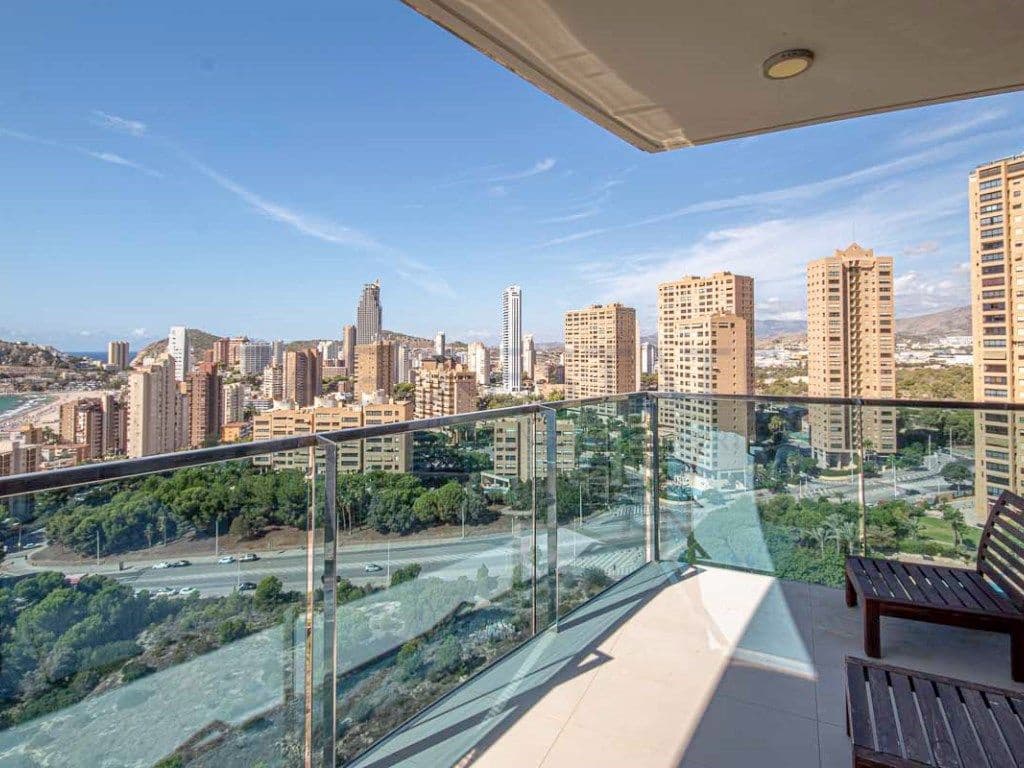 3 sypialnia Mieszkanie do wynajęcia w Benidorm z garażem - 2 900 € (Ref: 9525265)