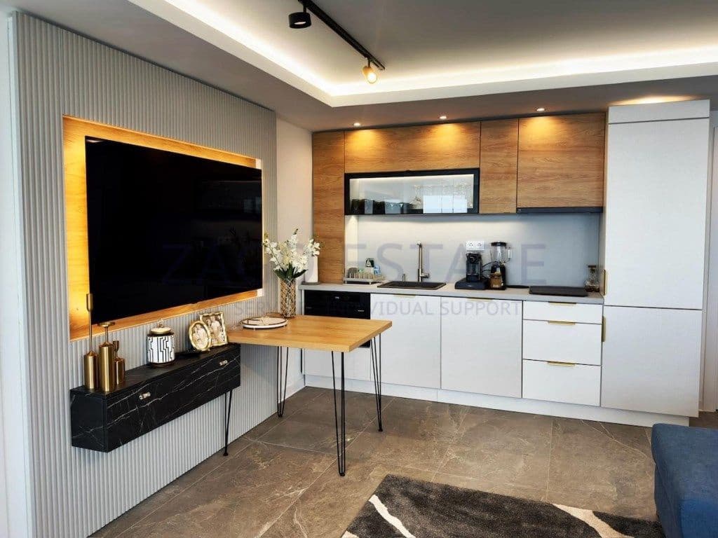 3 bedroom Flat for rent in Benidorm with garage - € 2,800 (Ref: 9542638)