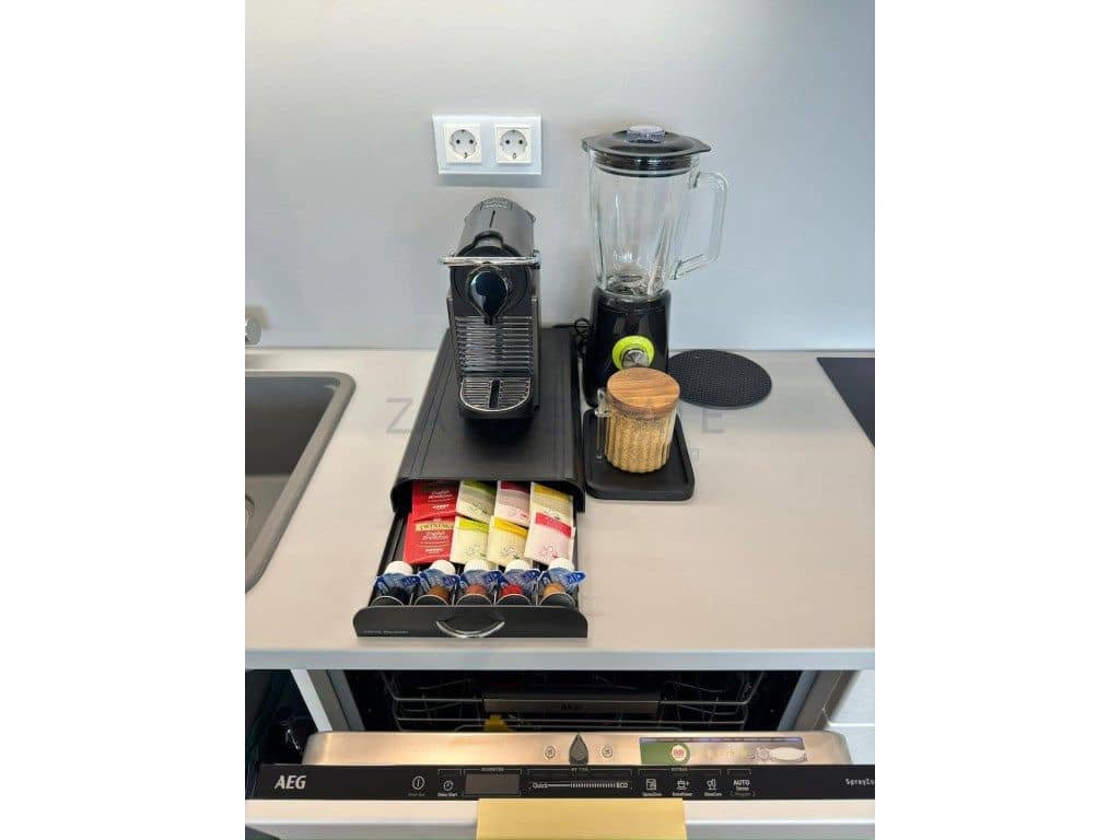 3 bedroom Flat for rent in Benidorm with garage - € 2,800 (Ref: 9542638)