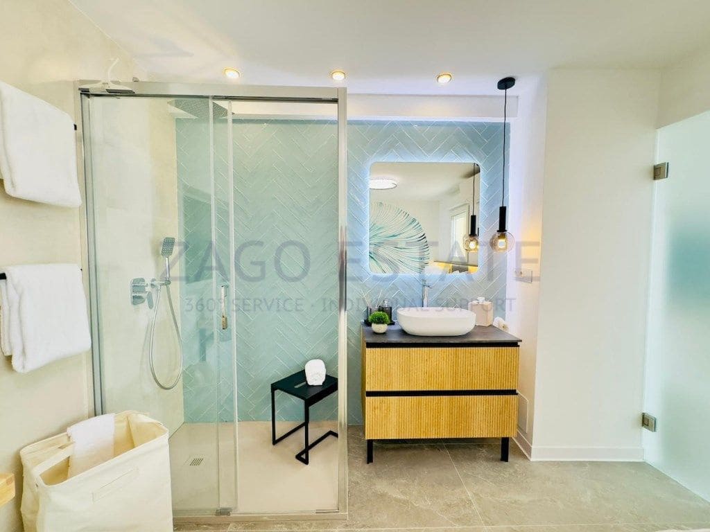 3 bedroom Flat for rent in Benidorm with garage - € 2,800 (Ref: 9542638)