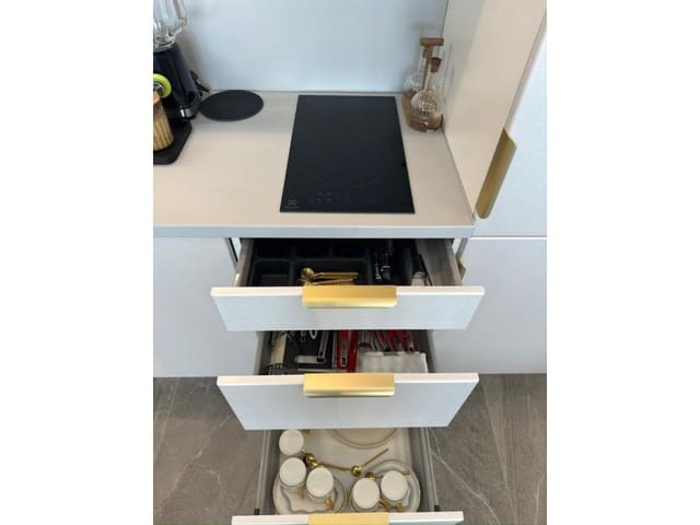 3 soveværelse Lejlighed til leje i Playa Levante, Benidorm med garage - € 2.800 (Ref: 9542638)