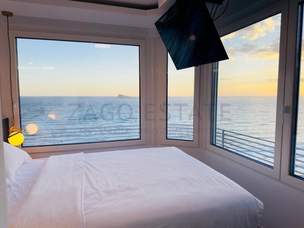 3 bedroom Flat for rent in Benidorm with garage - € 2,800 (Ref: 9542638)