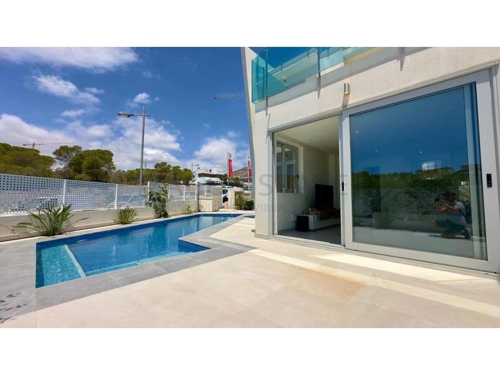 Chalet de 3 habitaciones en Finestrat en venta con garaje - 635.000 € (Ref: 9574587)