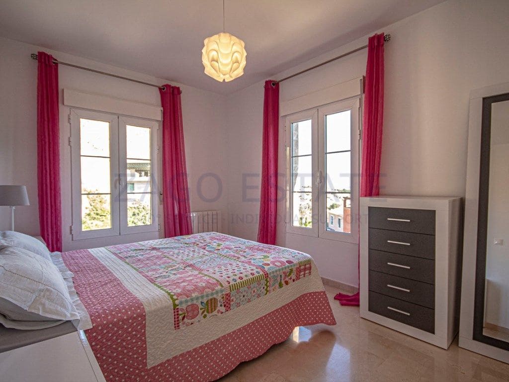 4 soveværelse Villa til salg i Finestrat med garage - € 900.000 (Ref: 9574591)