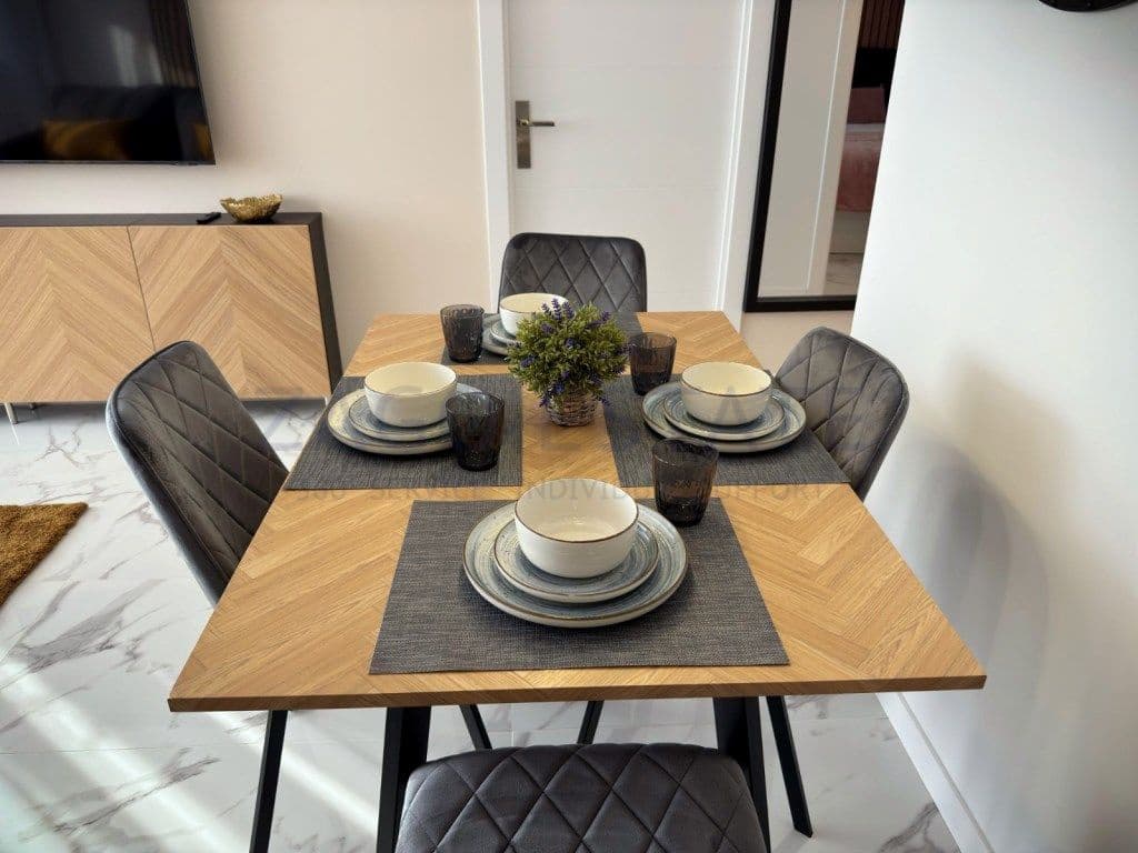 2 sovrum Lägenhet att hyra i Benidorm med garage - 1 500 € (Ref: 9596529)