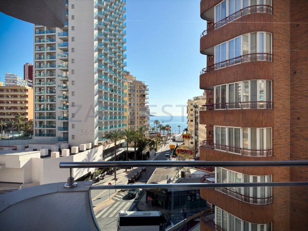 1 makuuhuone Asunto vuokrattavana paikassa Benidorm - 1 200 € (Ref: 9603002)