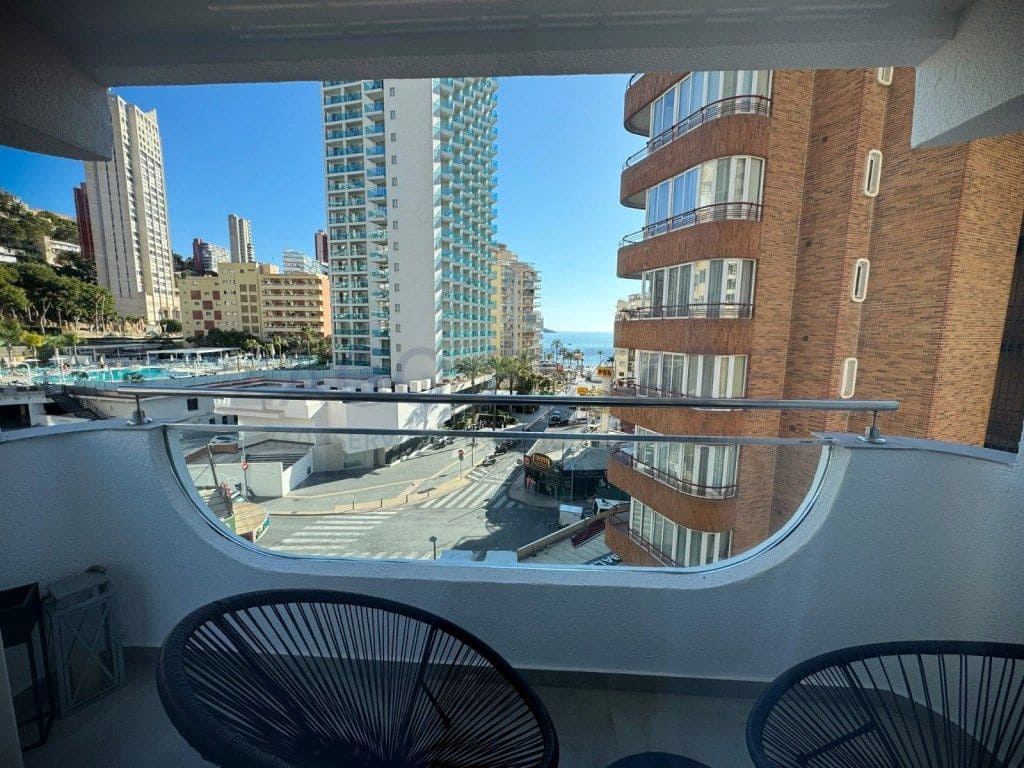 1 makuuhuone Asunto vuokrattavana paikassa Benidorm - 1 200 € (Ref: 9603002)