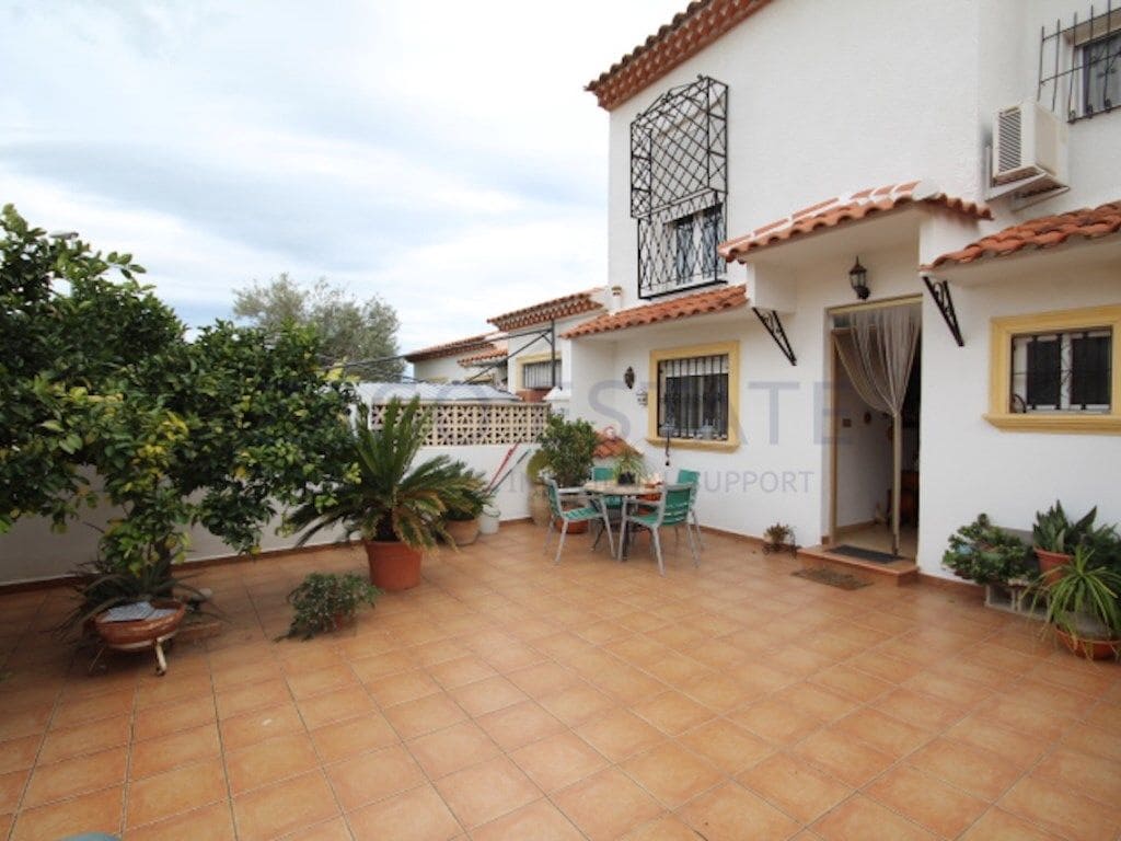 Pareado de 4 habitaciones en La Nucia en venta - 320.000 € (Ref: 9634903)