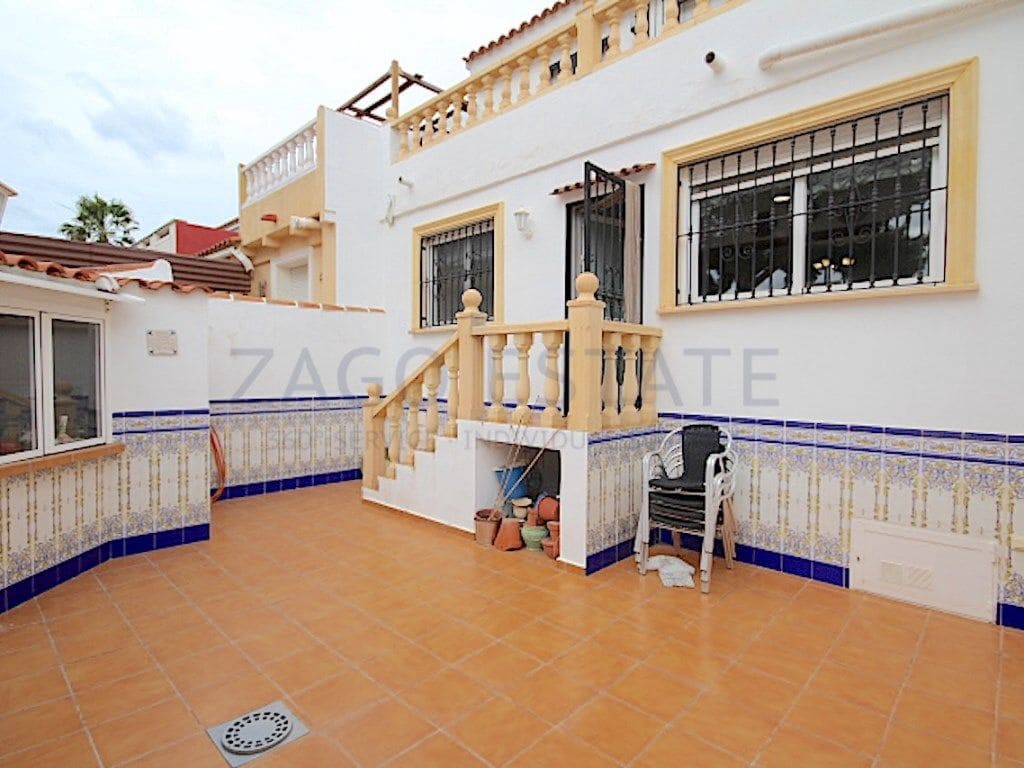 Pareado de 4 habitaciones en La Nucia en venta - 320.000 € (Ref: 9634903)