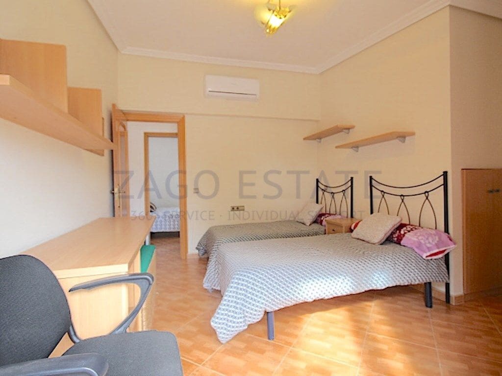 Pareado de 4 habitaciones en La Nucia en venta - 320.000 € (Ref: 9634903)