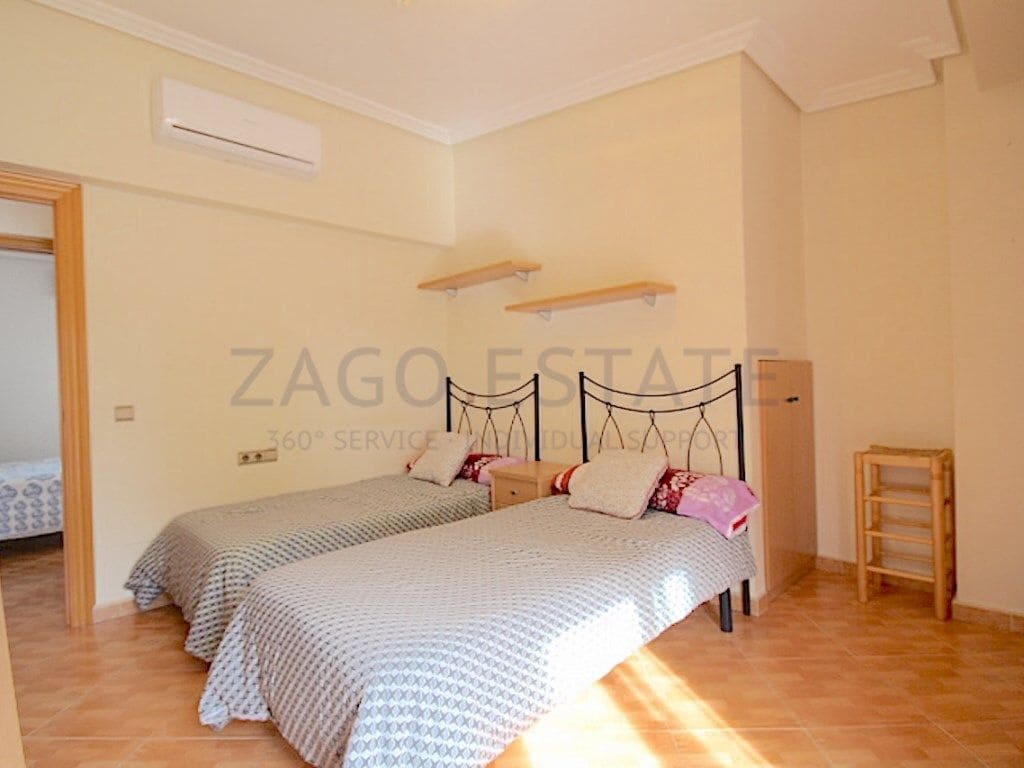 Pareado de 4 habitaciones en La Nucia en venta - 320.000 € (Ref: 9634903)