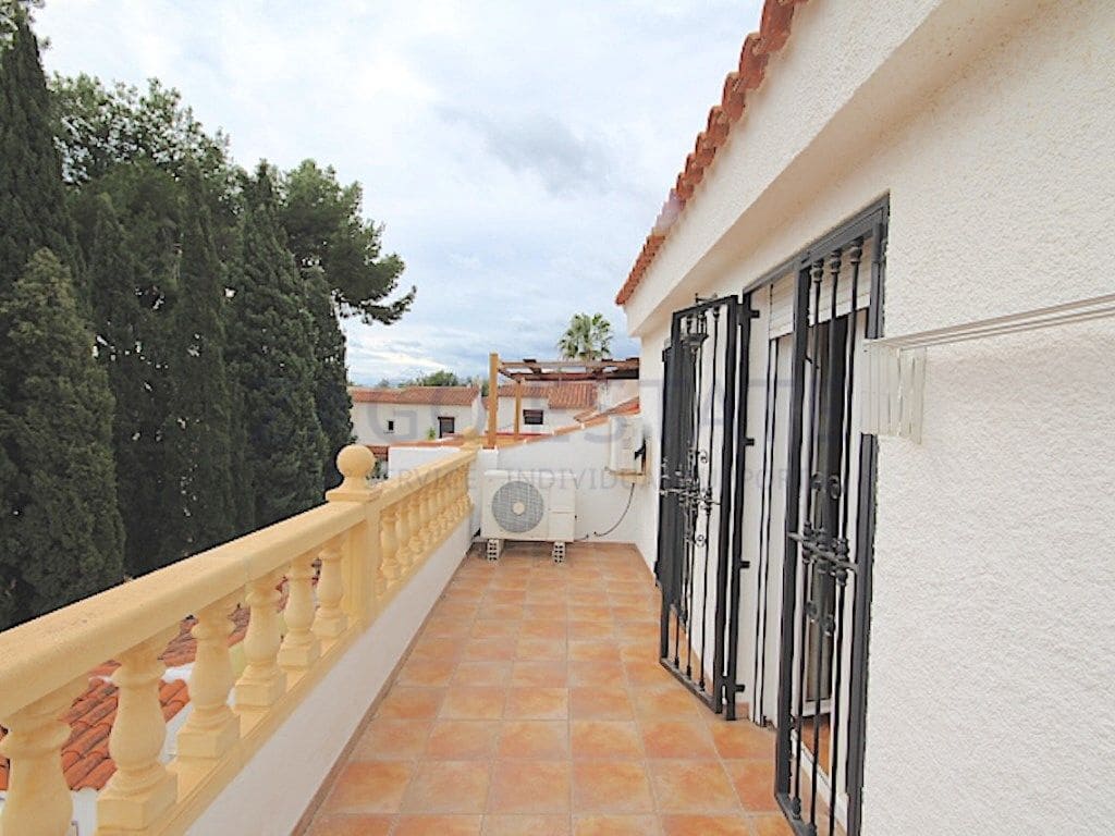 Pareado de 4 habitaciones en La Nucia en venta - 320.000 € (Ref: 9634903)