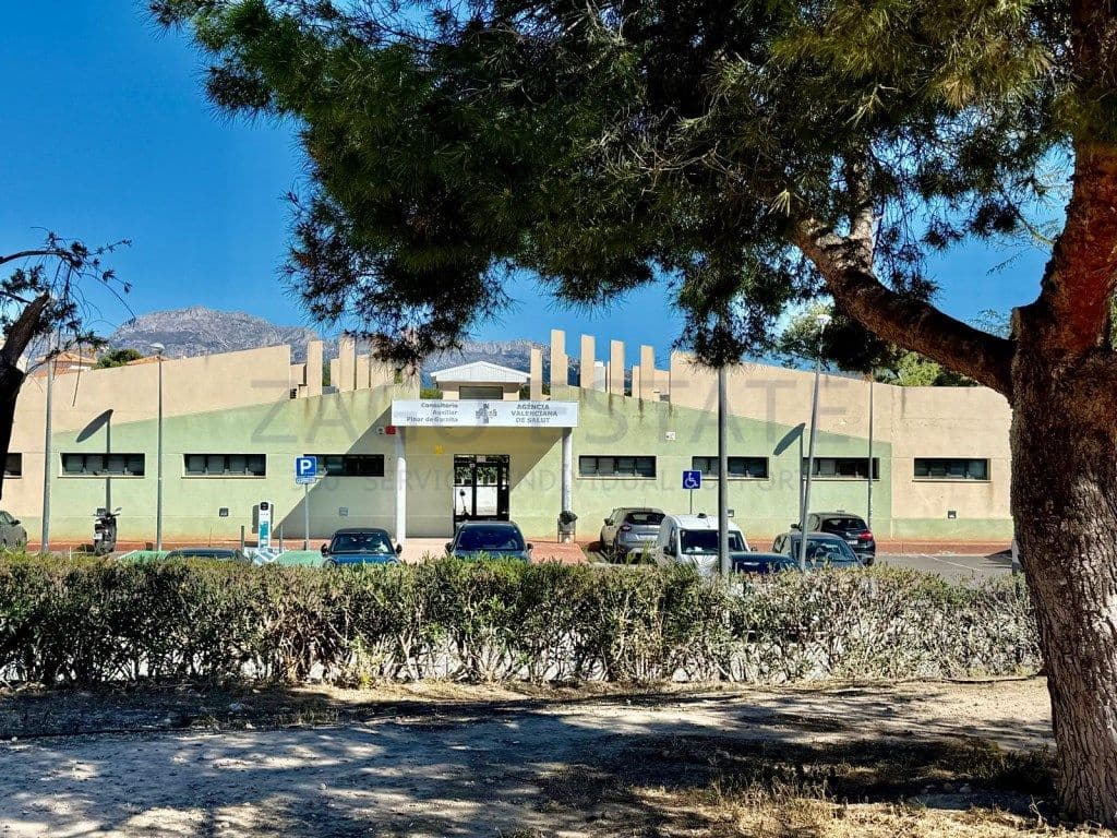 Pareado de 4 habitaciones en La Nucia en venta - 320.000 € (Ref: 9634903)