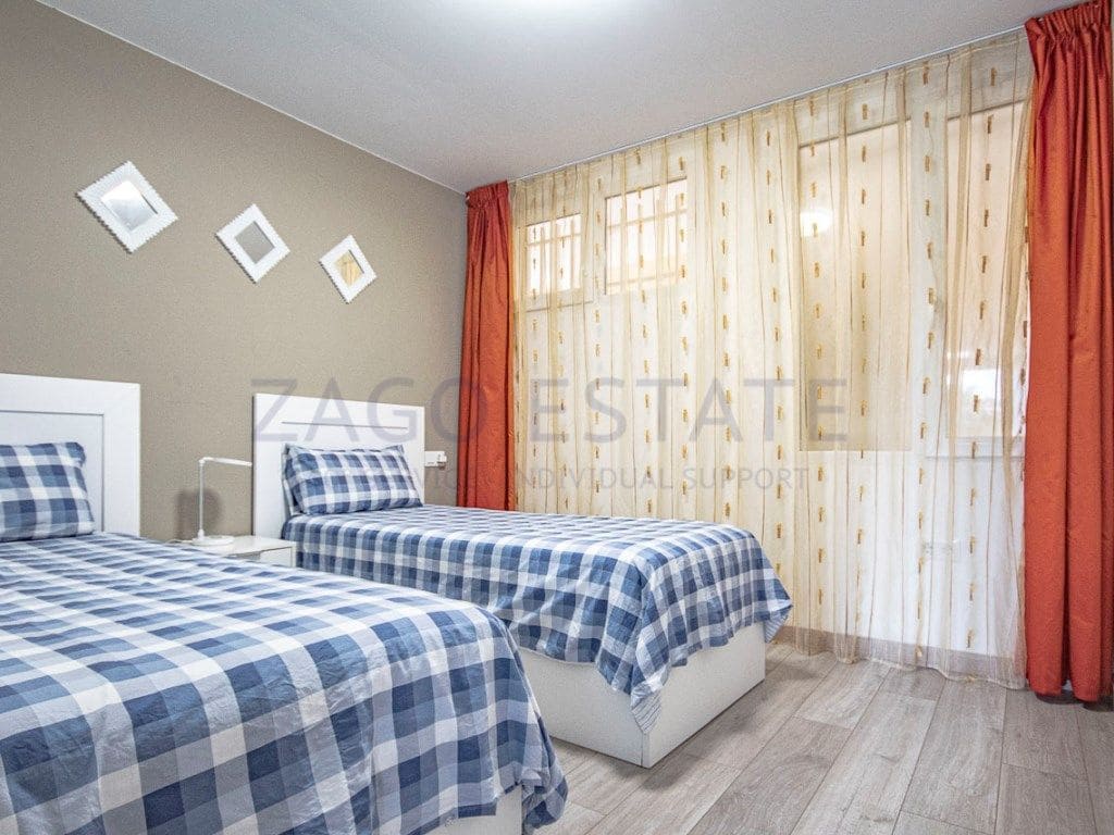 Appartement de 4 chambres à louer à Benidorm avec garage - 1 800 € (Ref: 9635037)