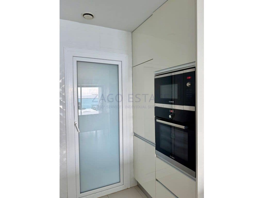 2 soverom Leilighet til salgs i Benidorm med garasje - € 609 000 (Ref: 9665392)