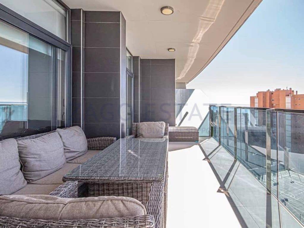 2 sovrum Lägenhet att hyra i Benidorm med pool garage - 1 950 € (Ref: 9667011)