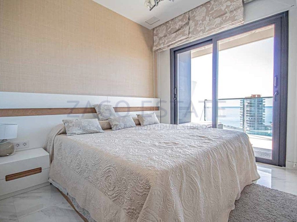 2 sovrum Lägenhet att hyra i Benidorm med pool garage - 1 950 € (Ref: 9667011)