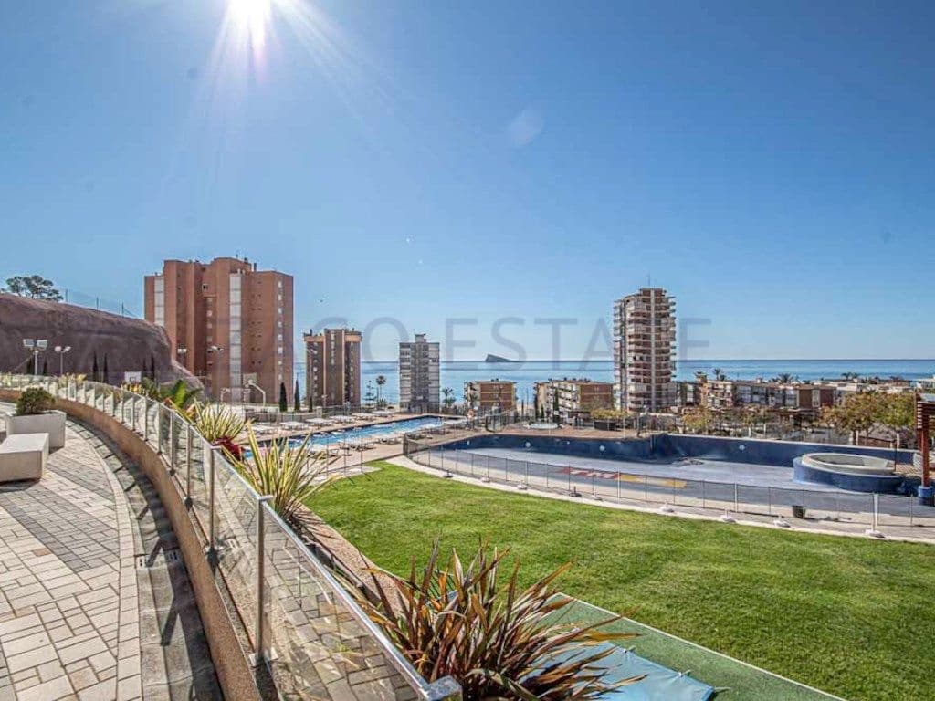 2 sovrum Lägenhet att hyra i Benidorm med pool garage - 1 950 € (Ref: 9667011)