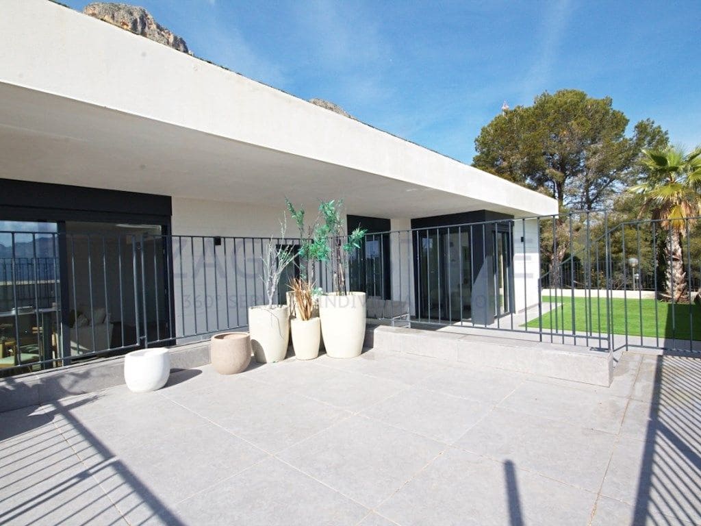 3 chambre Villa/Maison Semi-Mitoyenne à vendre à Polop avec garage - 470 000 € (Ref: 9678169)