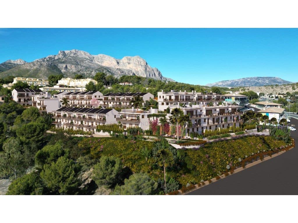 4 slaapkamer Rijtjeshuis te koop in La Nucia met garage - € 555.000 (Ref: 9685227)