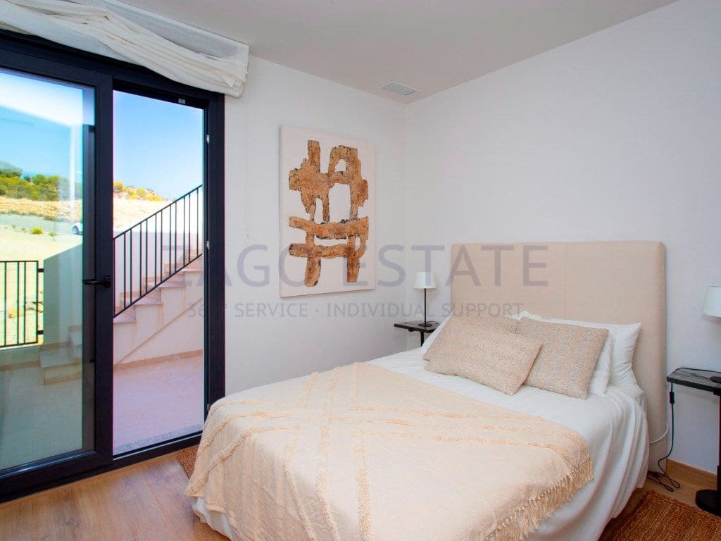 3 soverom Rekkehus til salgs i Monforte del Cid med svømmebasseng garasje - € 333 500 (Ref: 9685567)