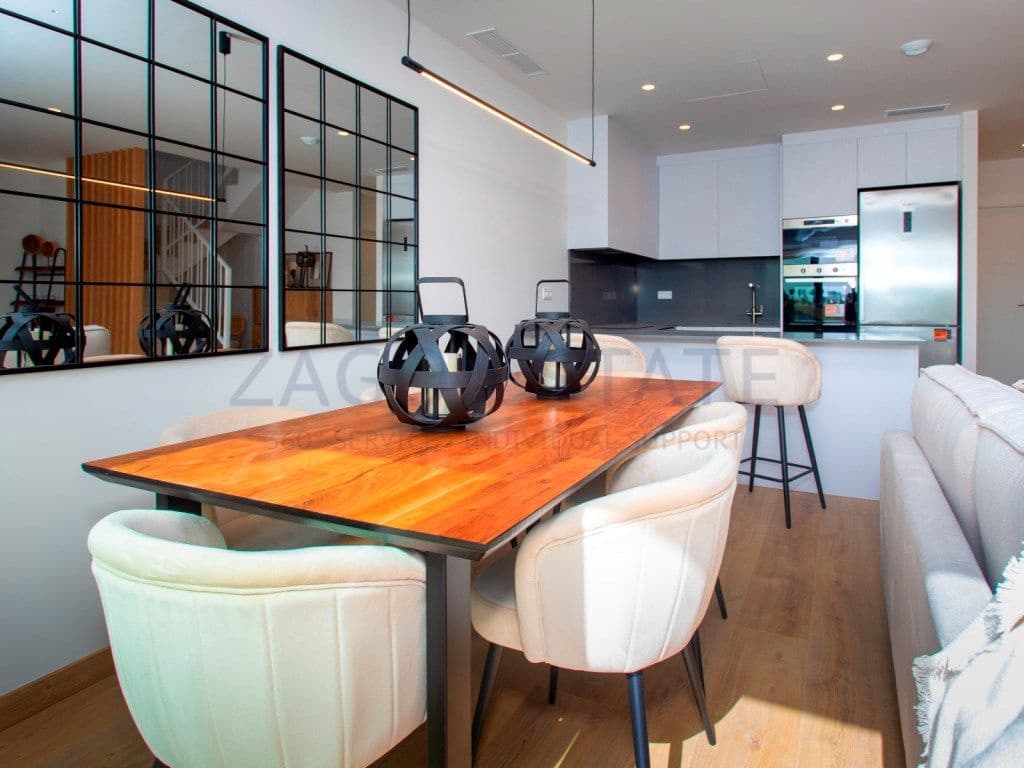 3 soverom Rekkehus til salgs i Monforte del Cid med svømmebasseng garasje - € 333 500 (Ref: 9685567)