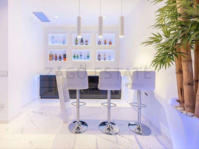 4 slaapkamer Villa te koop in Calpe / Calp - € 2.800.000 (Ref: 9770456)