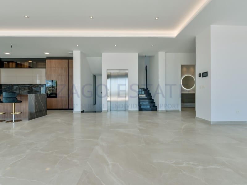 8 bedroom Villa for sale in Finestrat - € 4,450,000 (Ref: 9770510)