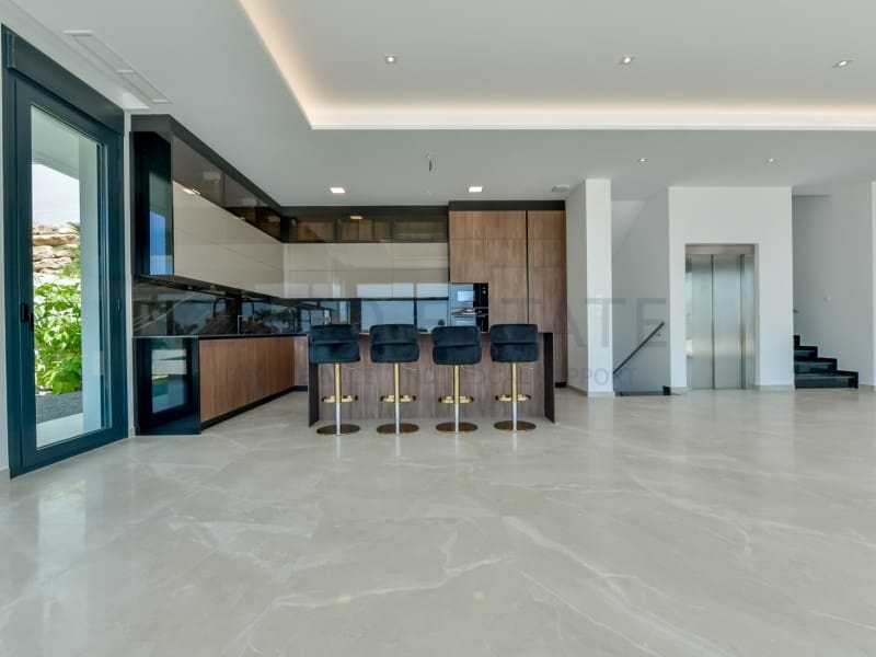 8 bedroom Villa for sale in Finestrat - € 4,450,000 (Ref: 9770510)