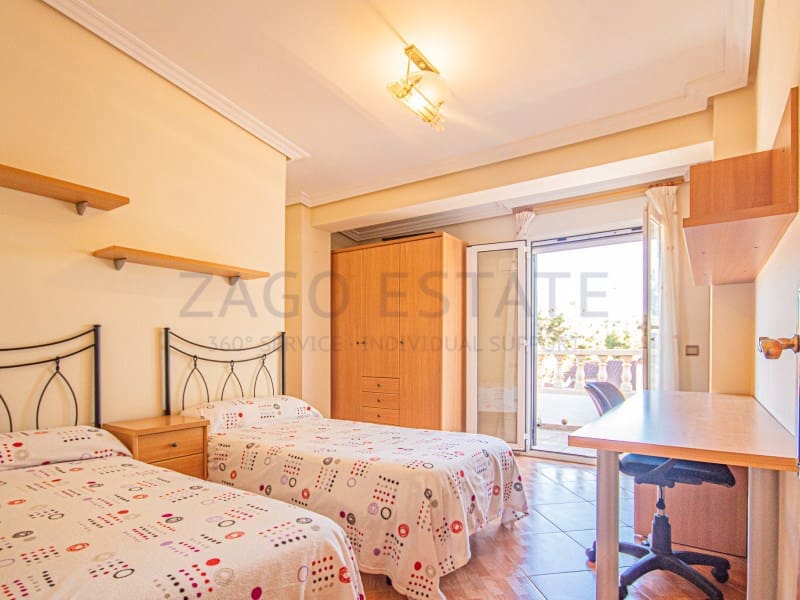 4 bedroom Semi-detached Villa for sale in La Nucia - € 320,000 (Ref: 9780351)