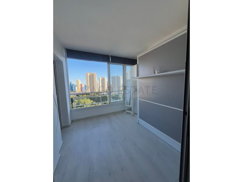 2 makuuhuone Asunto myytävänä paikassa Benidorm mukana 
autotalli - 235 000 € (Ref: 9780356)