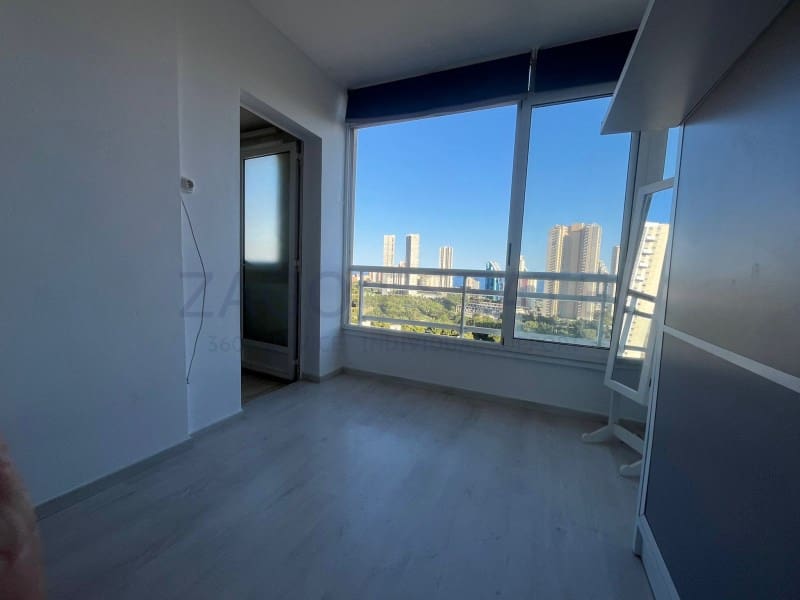 2 makuuhuone Asunto myytävänä paikassa Benidorm mukana 
autotalli - 235 000 € (Ref: 9780356)