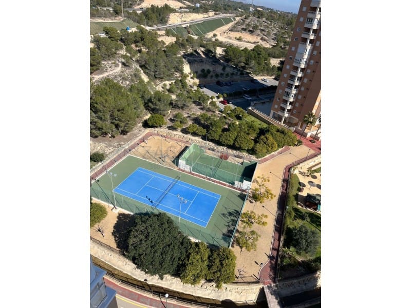 2 makuuhuone Asunto myytävänä paikassa Benidorm mukana 
autotalli - 235 000 € (Ref: 9780356)