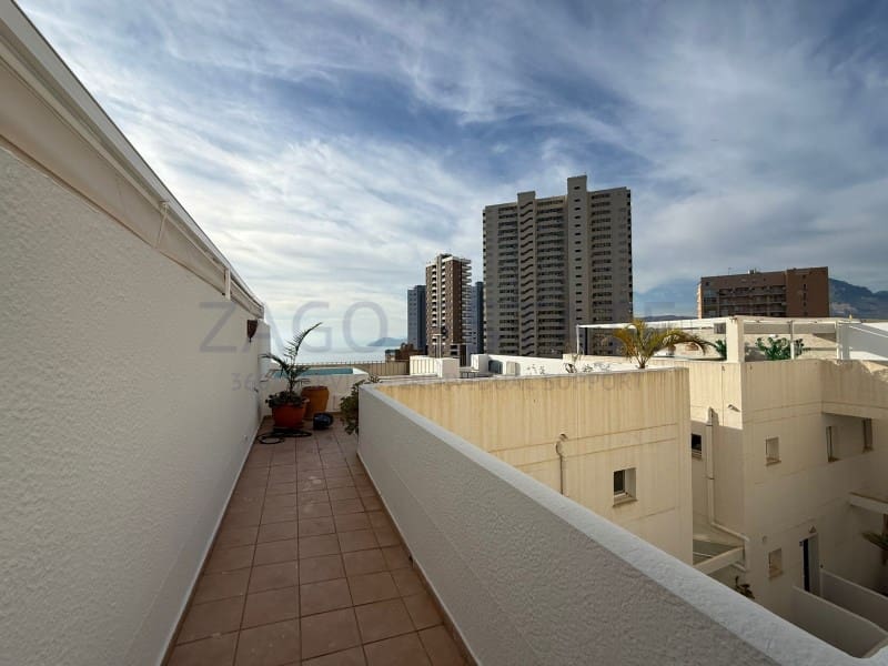 3 soveværelse Lejlighed til leje i Benidorm med swimmingpool garage - € 1.900 (Ref: 9780376)